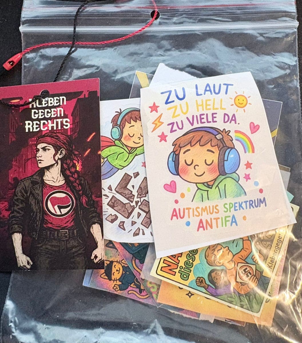 Red Riot – Kleben gegen Rechts Sonderpaket | 25+ Sticker Set & Textil Transfer | Community Edition